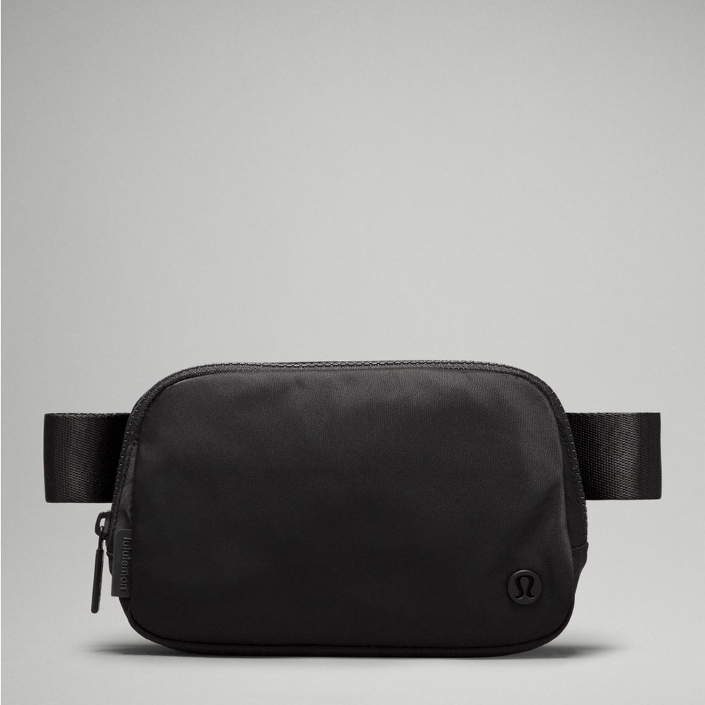Lululemon Everywhere Belt Bag